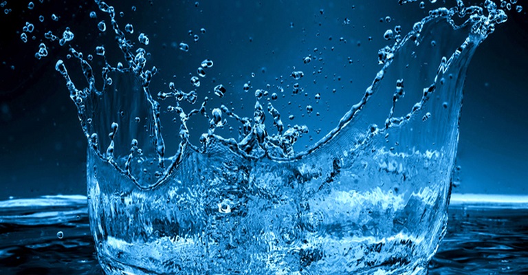 agua destilada