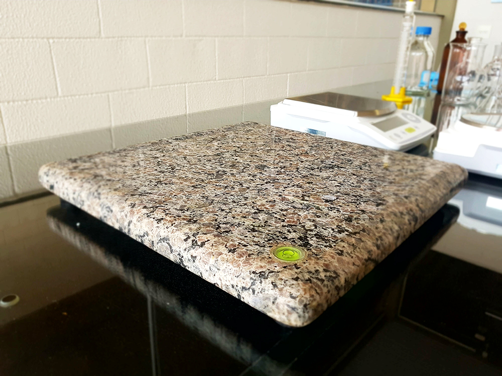 Mesa Antivibratória para Balança Assegura a Estabilidade.
