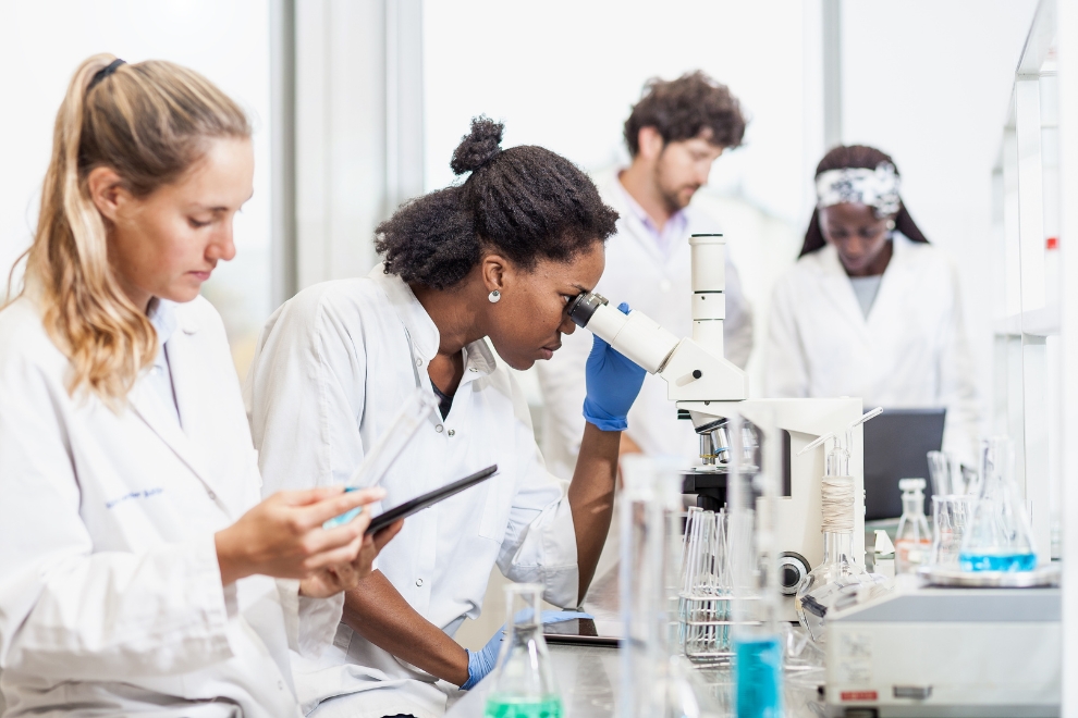 Equipamentos para Laboratório de Biotecnologia: Guia Completo