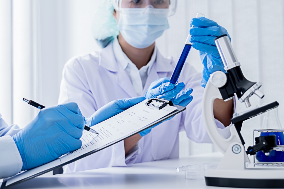 Importância do Armazenamento Correto de Insumos Laboratoriais