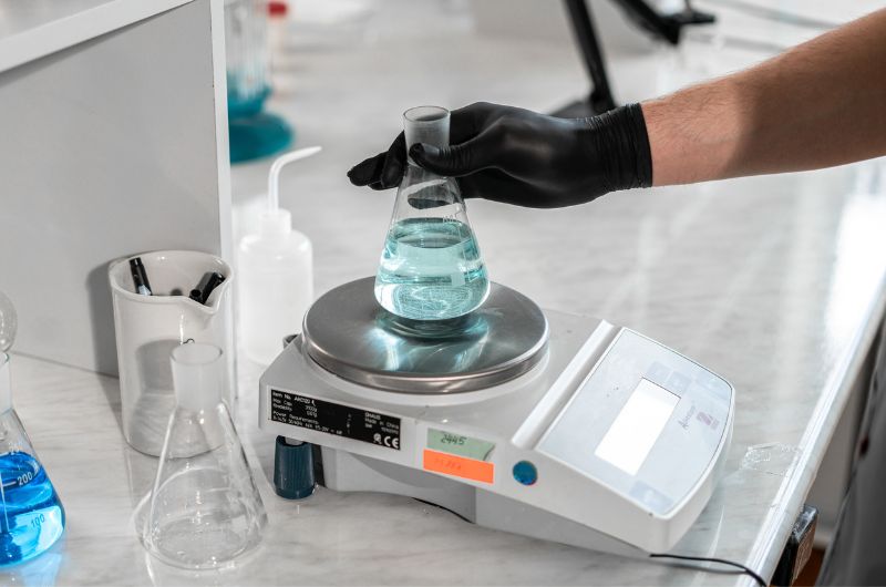 Rastreabilidade Analítica: Como Atender à ISO/IEC 17025 no Laboratório