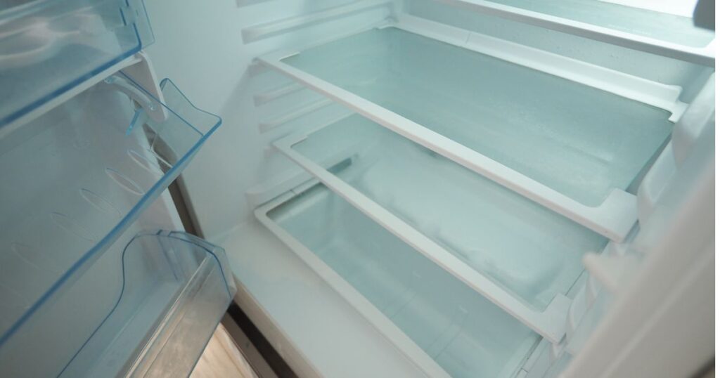 Qual a diferença entre geladeira científica e geladeira doméstica