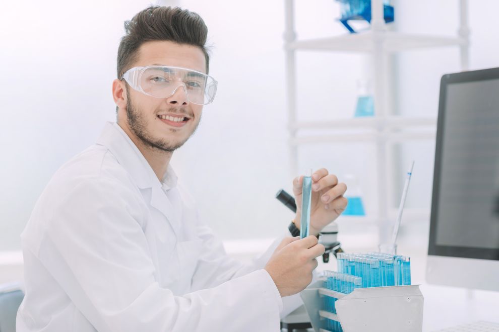 Como Escolher Equipamentos para Laboratório: Guia Técnico Completo | Splabor